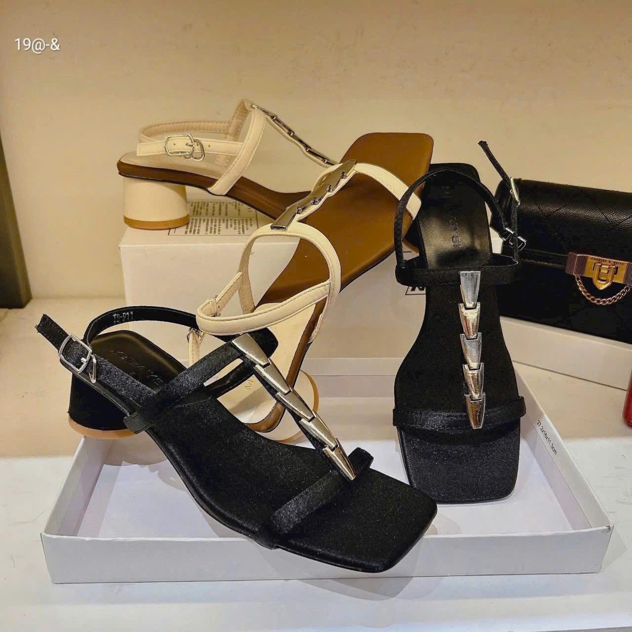 Sandal lắc khoá xinh gót 3 f