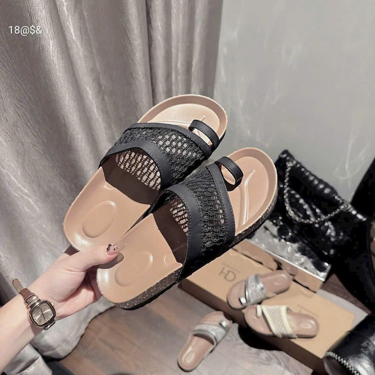 Dép xỏ ngón lưới - Ảnh 2