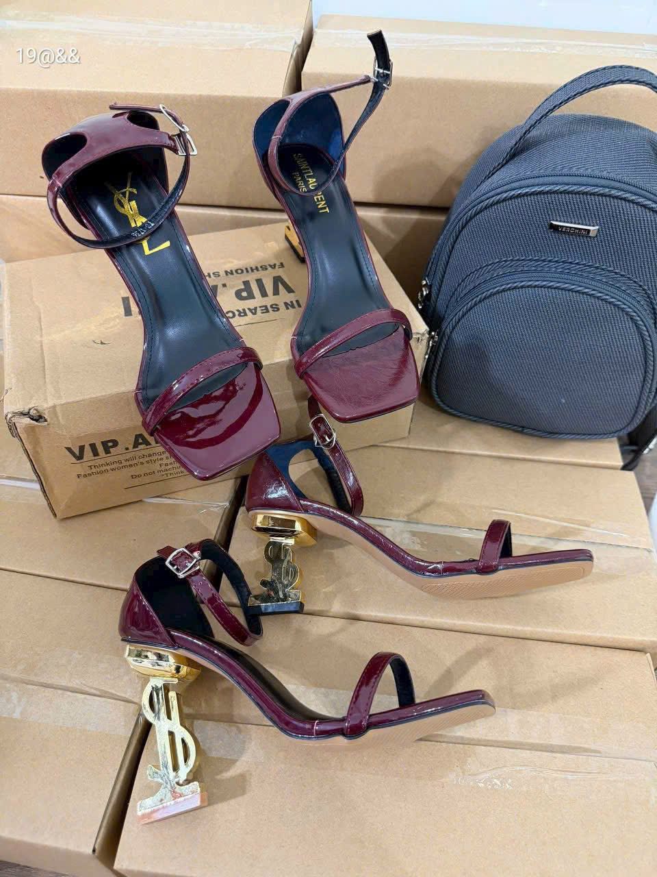 Sandal ysl bản 2 phiên bản 8 f và 5 f cho chị em mình chọn nha - Ảnh 2