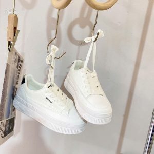 batta cập bến sll ,da thể thao xịn  đế đúc,