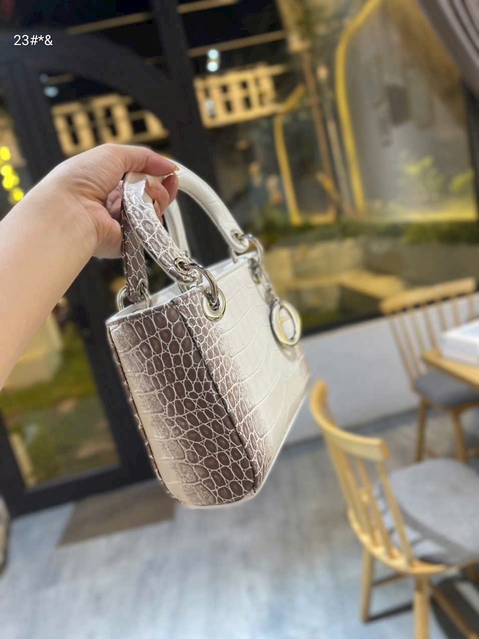 Dior da cá sấu đẹp xuất sắc - Ảnh 2