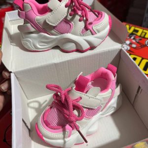 Giày thể thao bé