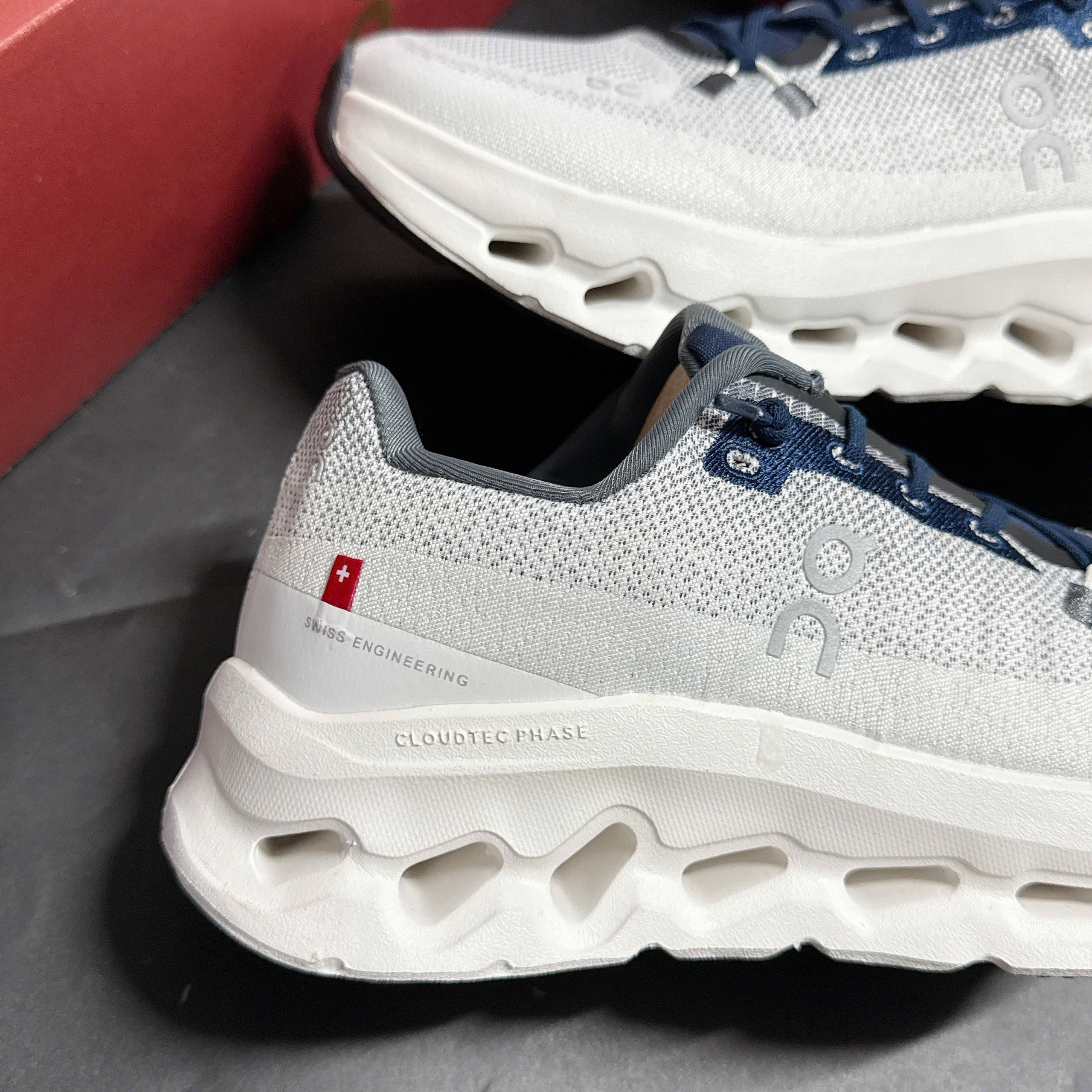 On Cloud running trắng navy Likeauth - Ảnh 4